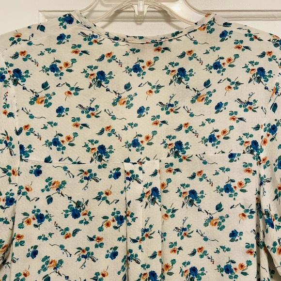 WAYF Floral Keyhole Front Tunic Top size Small - Picture 7 of 10
